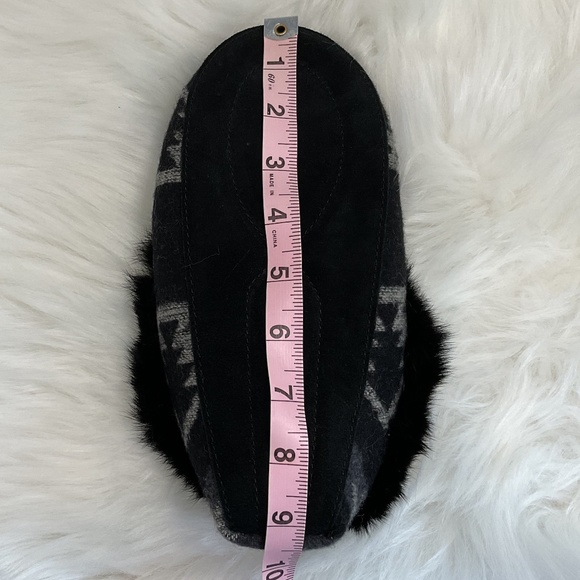 NWOT Manitobah Mukluks Black Wool Tipi Moccasin Women’s Size 7 - Picture 10 of 11
